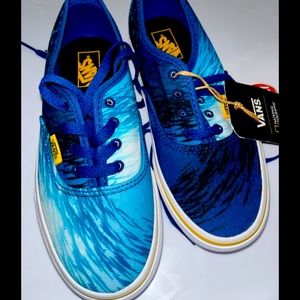 National Geographic Vans